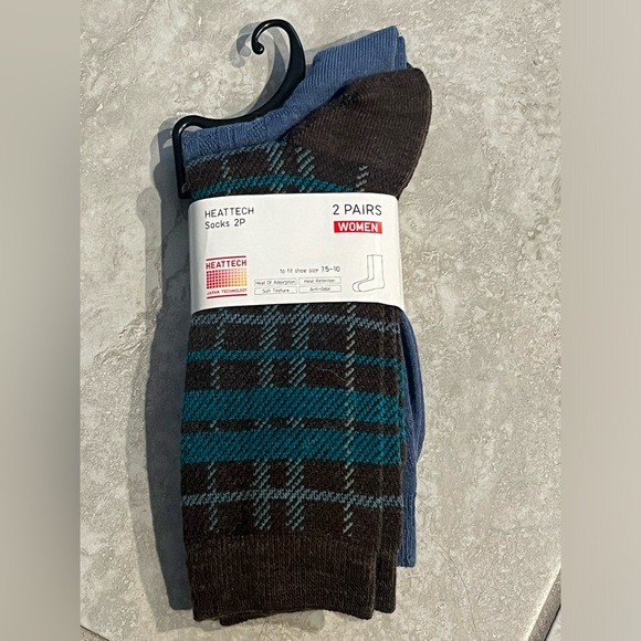 New UNIQLO HEATTECH Socks Women’s Shoe Size 7.5-10 2 pairs blue and brown - Picture 1 of 2